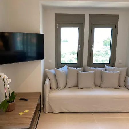 Luminous Luxury Апартхотел Лименас
