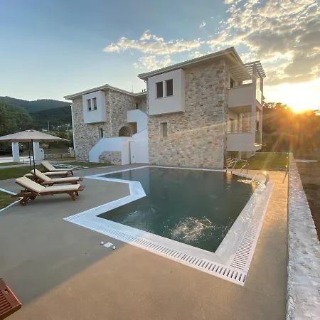 Luminous Luxury Ξενοδοχείο με διαμερίσματα 4*