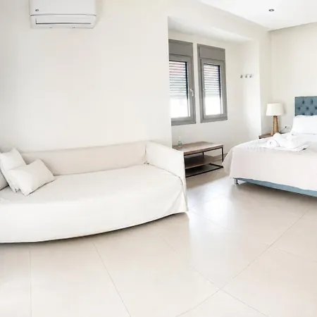 Luminous Luxury Апартхотел